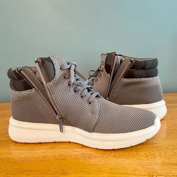 CLOUDSTEPPERS by Clarks
Washable Knit Boots - Ezera
Tie / Women’s size 7 - Picture 7 of 12